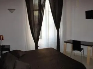 San Lorenzo Rooms Rzym 2*,