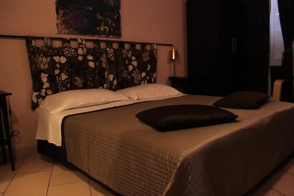 ** Pensjonat San Lorenzo Rooms Rzym Włochy