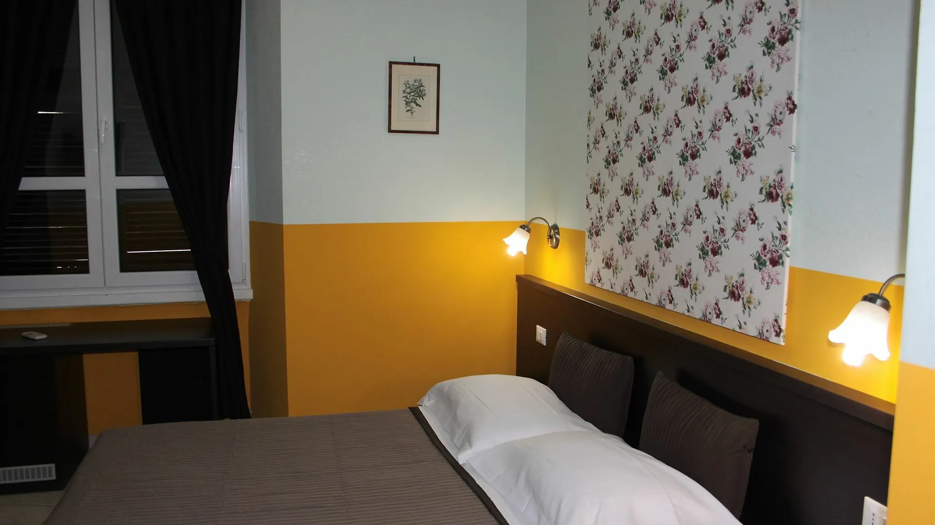 ** Pensjonat San Lorenzo Rooms Rzym Włochy